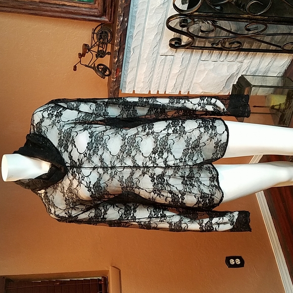 Handmade Lace blouse - Picture 1 of 3